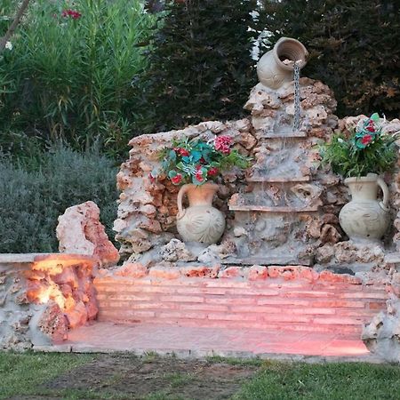 مبيت وإفطار جوليانوفا La Vecchia Fontana Del Convento المظهر الخارجي الصورة